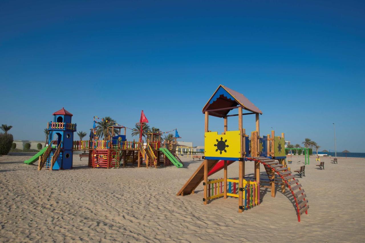 Radisson Blu Resort, Al Khobar Half Moon Bay Exterior photo Playground at the beach
